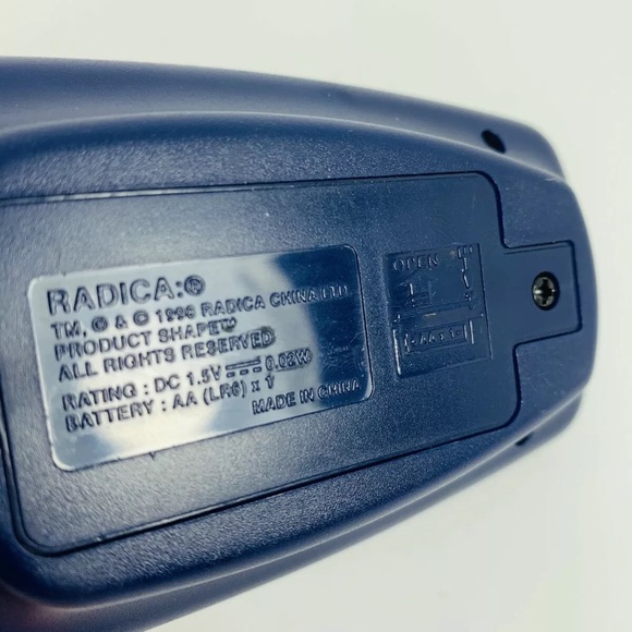 Radica TIC TAC TOE Handheld 1998 Travel Game - 3 levels - portable strategy - Picture 5 of 5